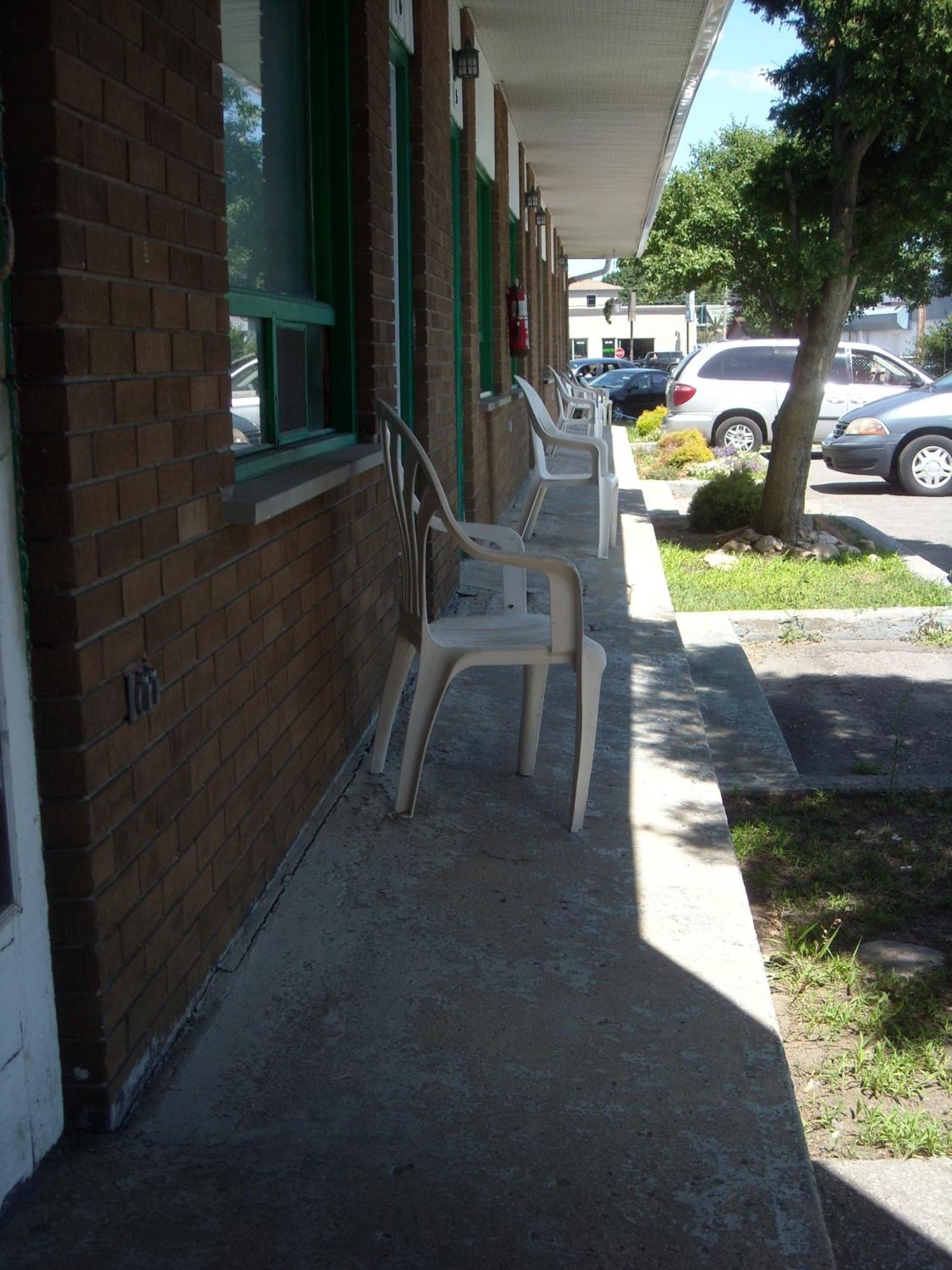 Motel Montreal Notre-Dame-de-l'Ile-Perrot Экстерьер фото