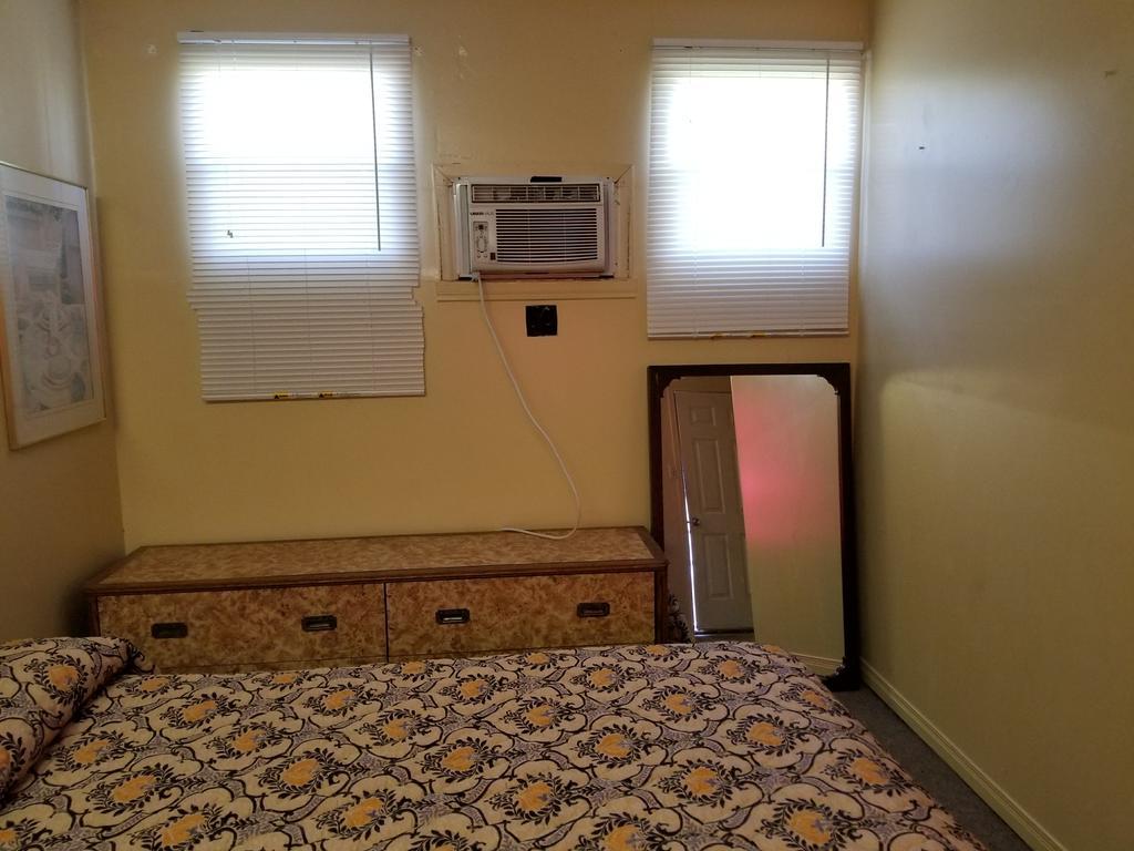 Motel Montreal Notre-Dame-de-l'Ile-Perrot Экстерьер фото