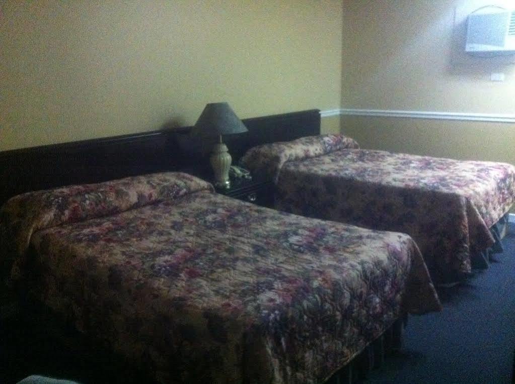 Motel Montreal Notre-Dame-de-l'Ile-Perrot Экстерьер фото