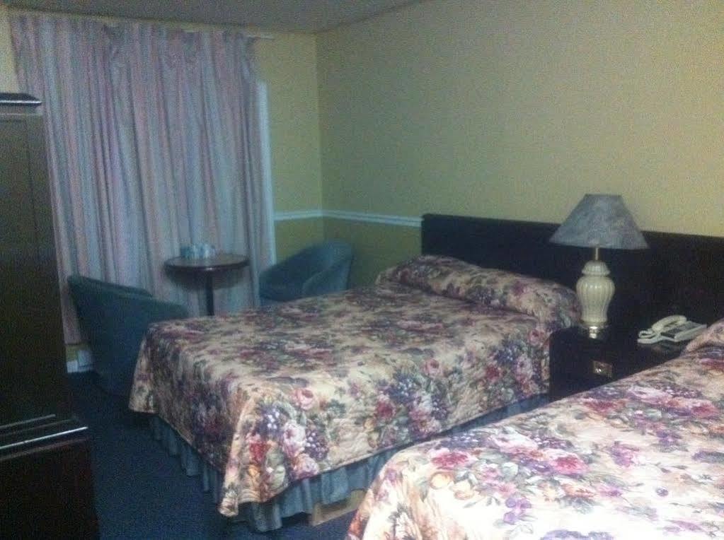 Motel Montreal Notre-Dame-de-l'Ile-Perrot Экстерьер фото